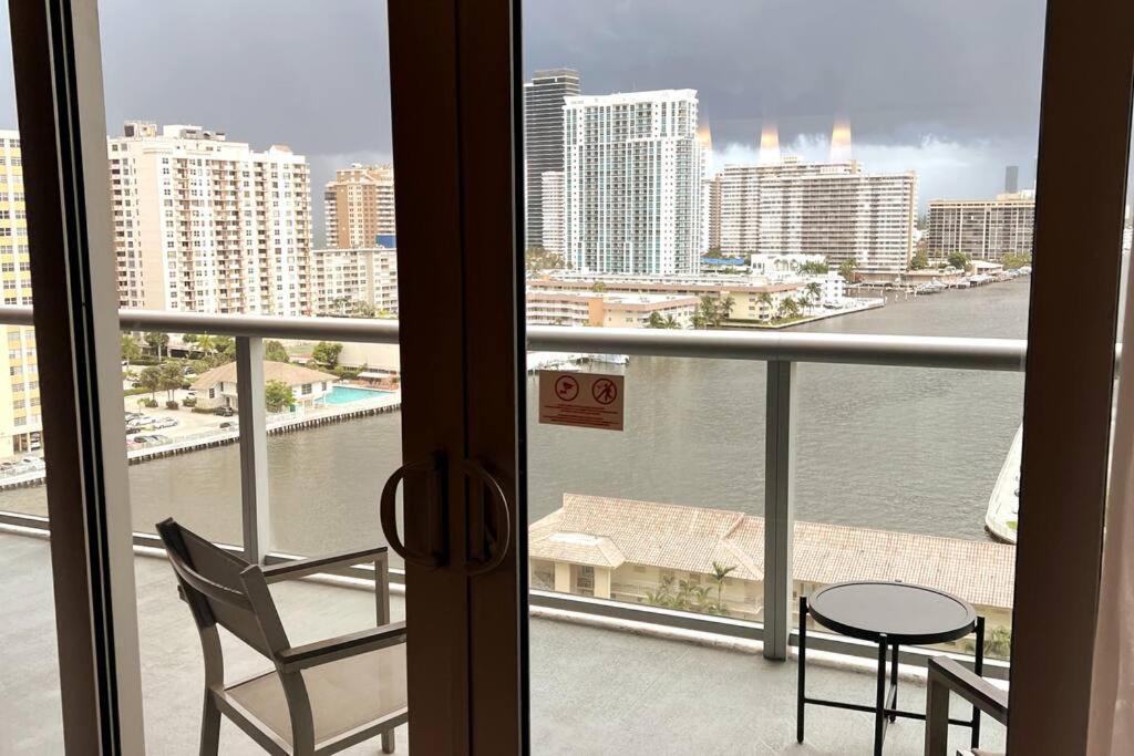 Beachwalk 1B 1B Incredible View Apartment 14 A Hallandale Beach Buitenkant foto
