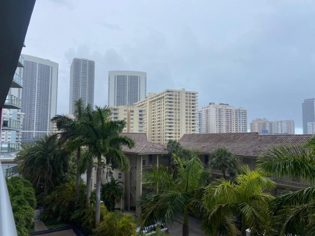Beachwalk 1B 1B Incredible View Apartment 14 A Hallandale Beach Buitenkant foto
